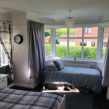 Sunnyside - Large Seaside Home With Views And Hot Tub Prestatyn Exterior foto