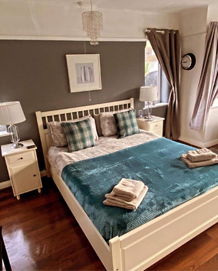 Sunnyside - Large Seaside Home With Views And Hot Tub Prestatyn Exterior foto