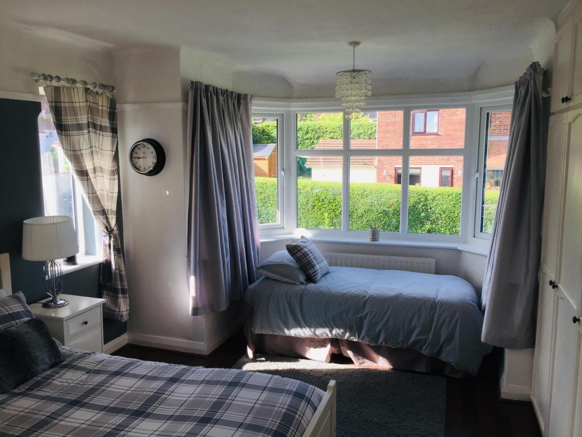 Sunnyside - Large Seaside Home With Views And Hot Tub Prestatyn Exterior foto