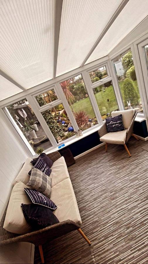 Sunnyside - Large Seaside Home With Views And Hot Tub Prestatyn Exterior foto