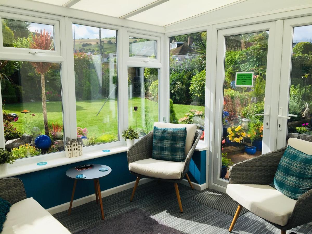 Sunnyside - Large Seaside Home With Views And Hot Tub Prestatyn Exterior foto